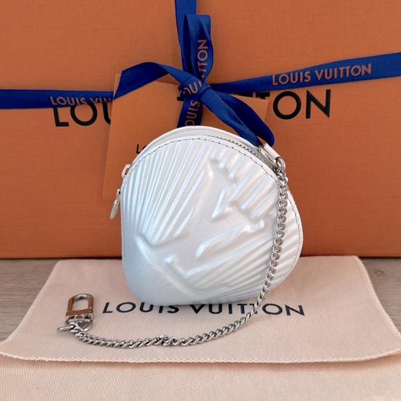 ‼️HOST PICK‼️Louis Vuitton Limited Edition Sold out Shell Coin Purse - Picture 7 of 16